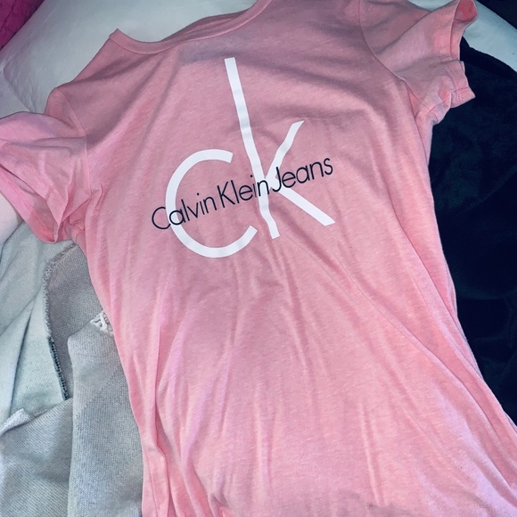 Calvin Klein tee - Picture 1 of 5
